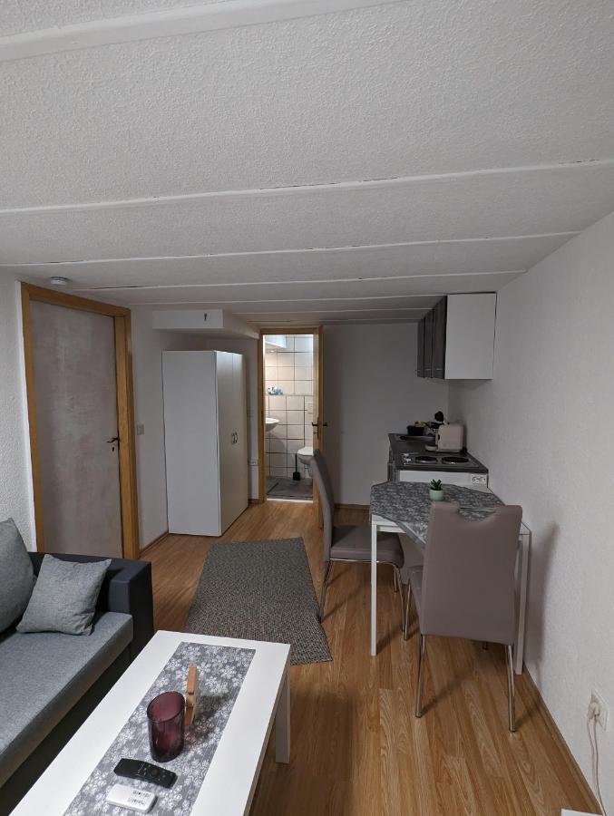 Direkt An Der S-Bahn Gelegenes Gemutliches Souterrain Apartment Mit Privatem Zugang 特罗斯多夫 外观 照片