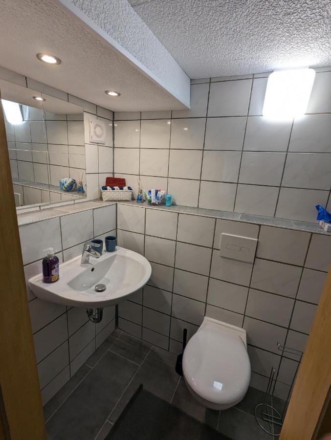 Direkt An Der S-Bahn Gelegenes Gemutliches Souterrain Apartment Mit Privatem Zugang 特罗斯多夫 外观 照片