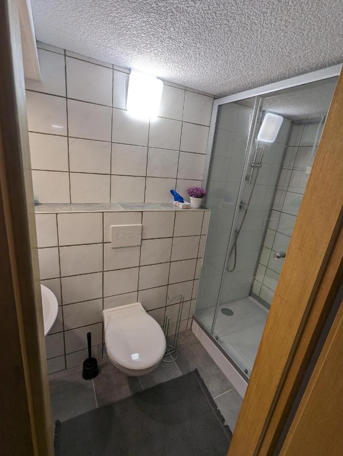 Direkt An Der S-Bahn Gelegenes Gemutliches Souterrain Apartment Mit Privatem Zugang 特罗斯多夫 外观 照片